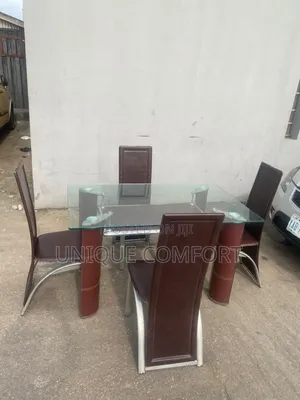 Top Quality 4 Seaters Beautiful Glass Top Dining Set