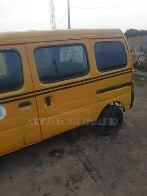 Suzuki APV Minibus 2010 Yellow