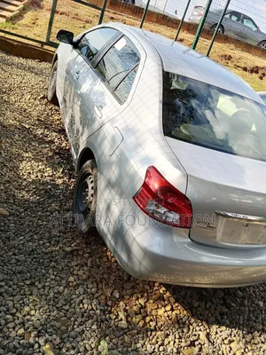 Toyota Yaris 2011 Silver