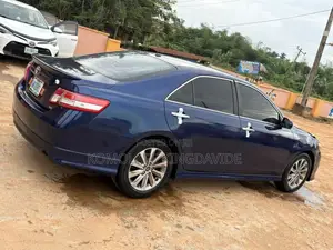 Toyota Camry SE 4dr Sedan (2.5L 4cyl 6AM) 2010 Blue