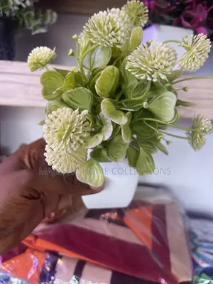  Modern Decorative Flower With Vase 
