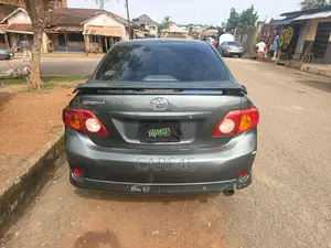 Toyota Corolla 2010 Gray