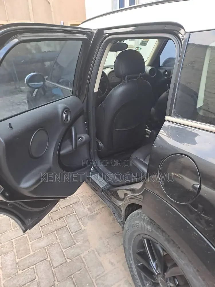 Mini Cooper 2012 Black