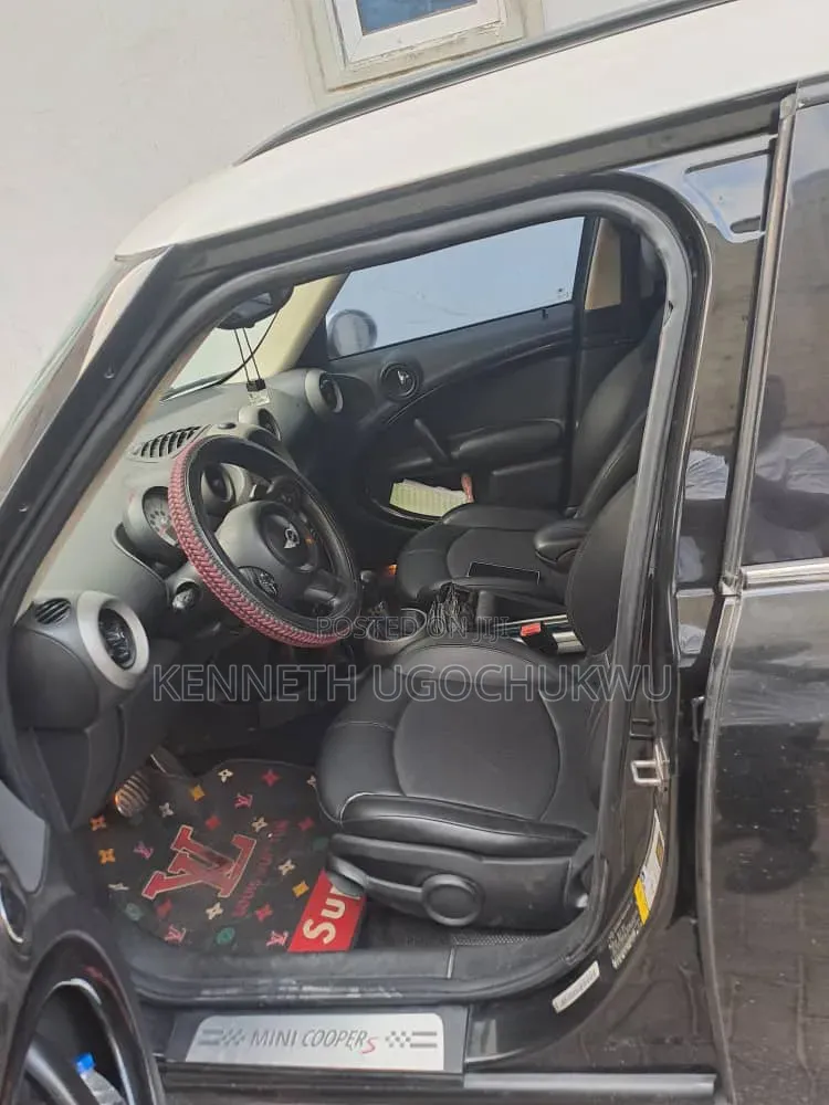 Mini Cooper 2012 Black