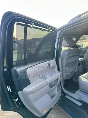 Honda Pilot Touring w/RES/Navi 4WD (3.5L 6cyl 5A) 2011 Black
