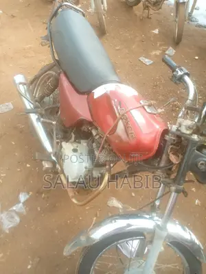 Bajaj Boxer 2022 Red