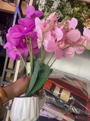 Modern Decorative Flower With Vase