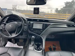 Toyota Camry 2019 Silver