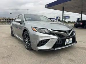 Toyota Camry 2019 Silver