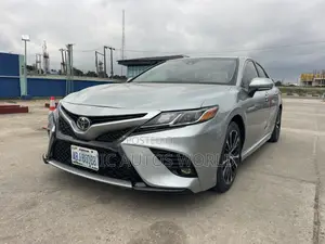 Toyota Camry 2019 Silver