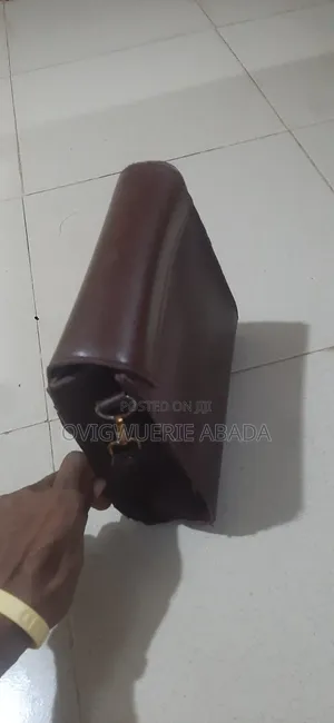 Clean Hand Bag