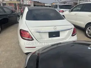 Mercedes-Benz E300 4Matic AWD Sedan (2.0L 4cyl 9A) 2017 White