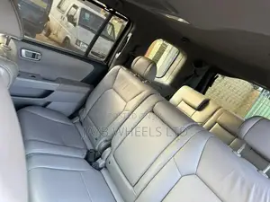 Honda Pilot Touring w/RES/Navi 4WD (3.5L 6cyl 5A) 2011 Black