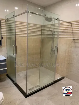 Luxury Rectangular Shower Cubicle.