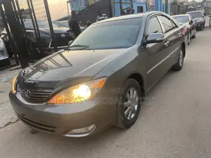 Toyota Camry LE 4dr Sedan (2.4L 4cyl 5A) 2006 Gray