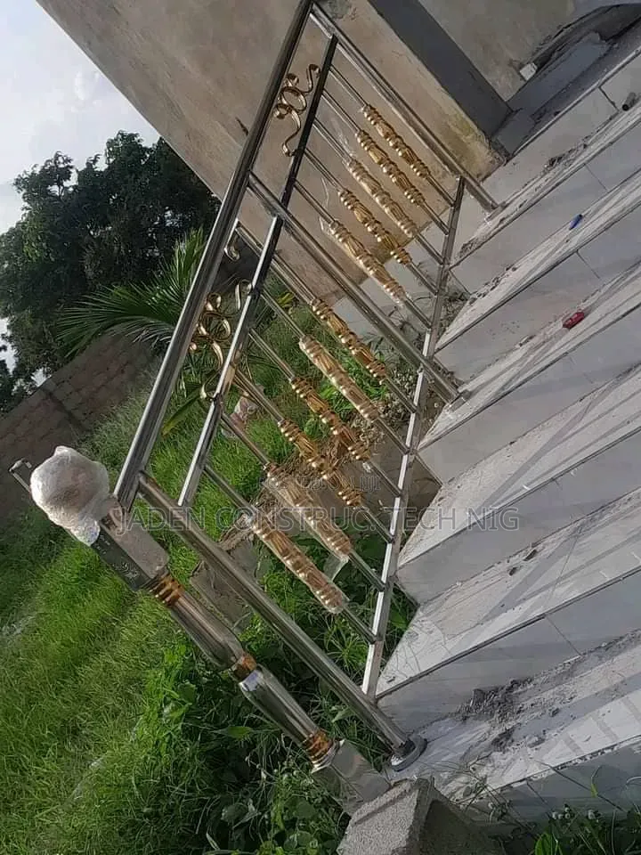 Stainless Handrail With Combig Gold