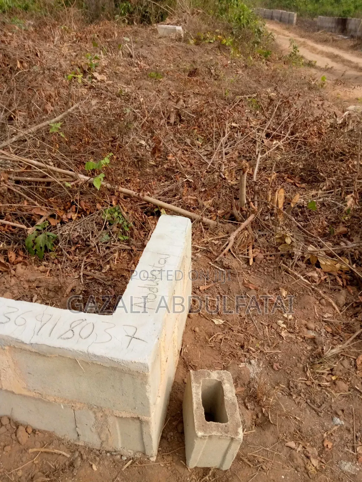 Half Plot of Land Hi