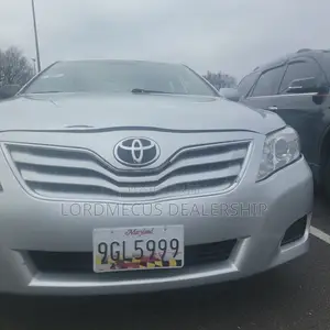 Toyota Camry LE 4dr Sedan (2.5L 4cyl 6A) 2011 Silver