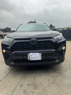Toyota RAV4 XLE AWD 2020 Blue