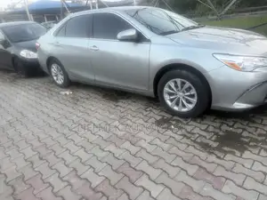 Toyota Camry SE 4dr Sedan (2.5L 4cyl 6A) 2015 Silver