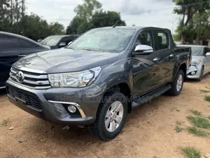 Toyota Hilux SR5 4x4 2017 Gray