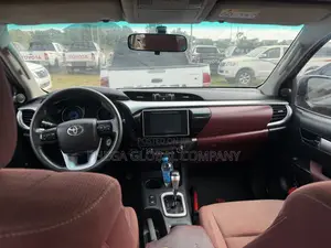 Toyota Hilux SR5 4x4 2017 Gray