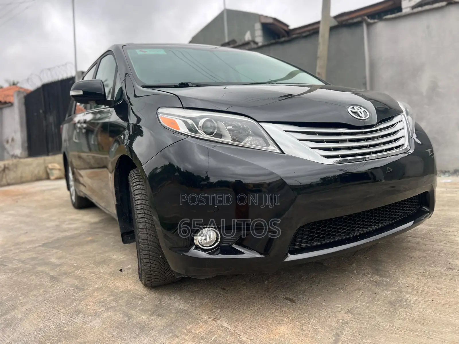 Toyota Sienna 2015 Black