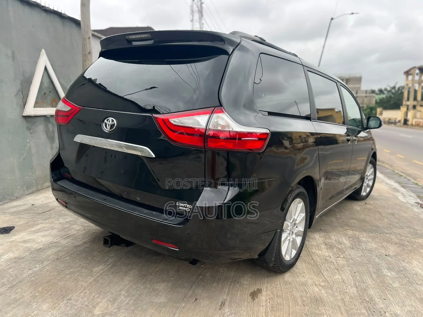 Toyota Sienna 2015 Black