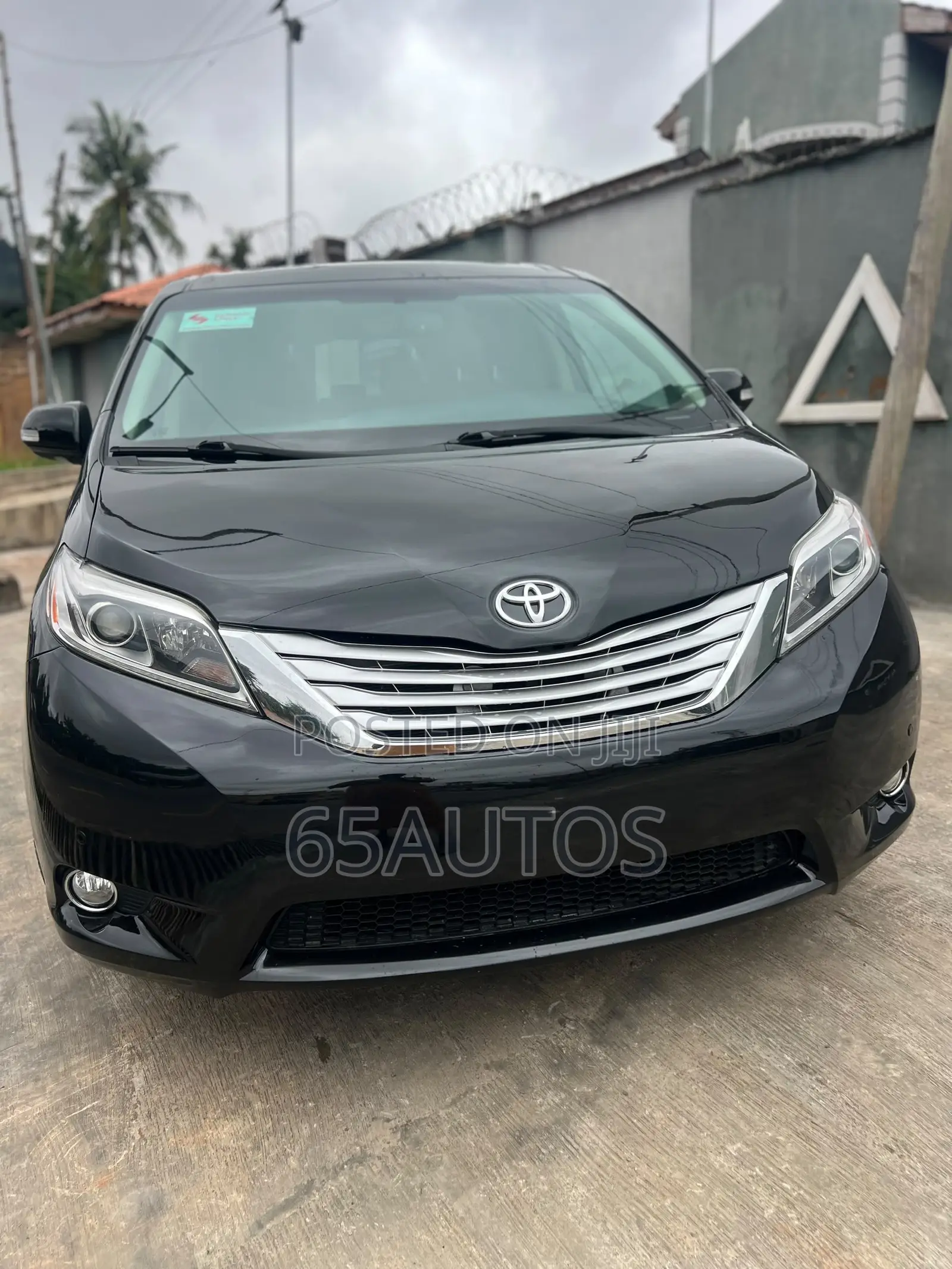 Toyota Sienna 2015 Black