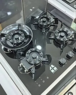 4-Burner Gas Cooker With in-Built Cooktop