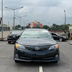 Toyota Camry SE V6 4dr Sedan (3.5L 6cyl 6A) 2012 Black
