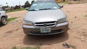 Honda Accord 2000 Gray
