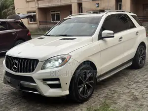 Mercedes-Benz M Class ML350 4MATIC 4dr SUV AWD (3.5L 6cyl 7A) 2014 White