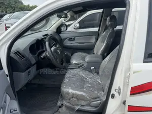 Toyota Hilux 2013 White