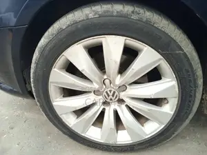 Volkswagen Passat 2012 Blue