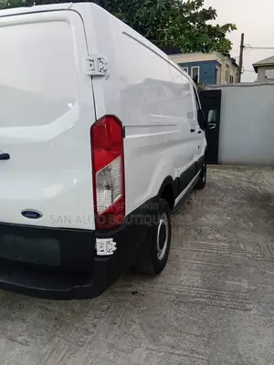 Ford Transit-350 2018 White