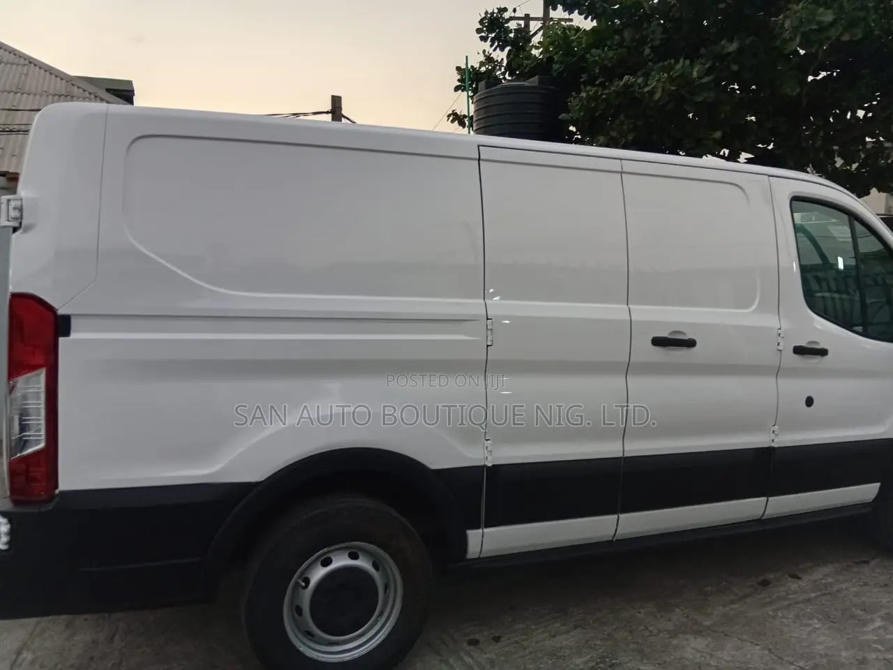 Ford Transit-350 2018 White