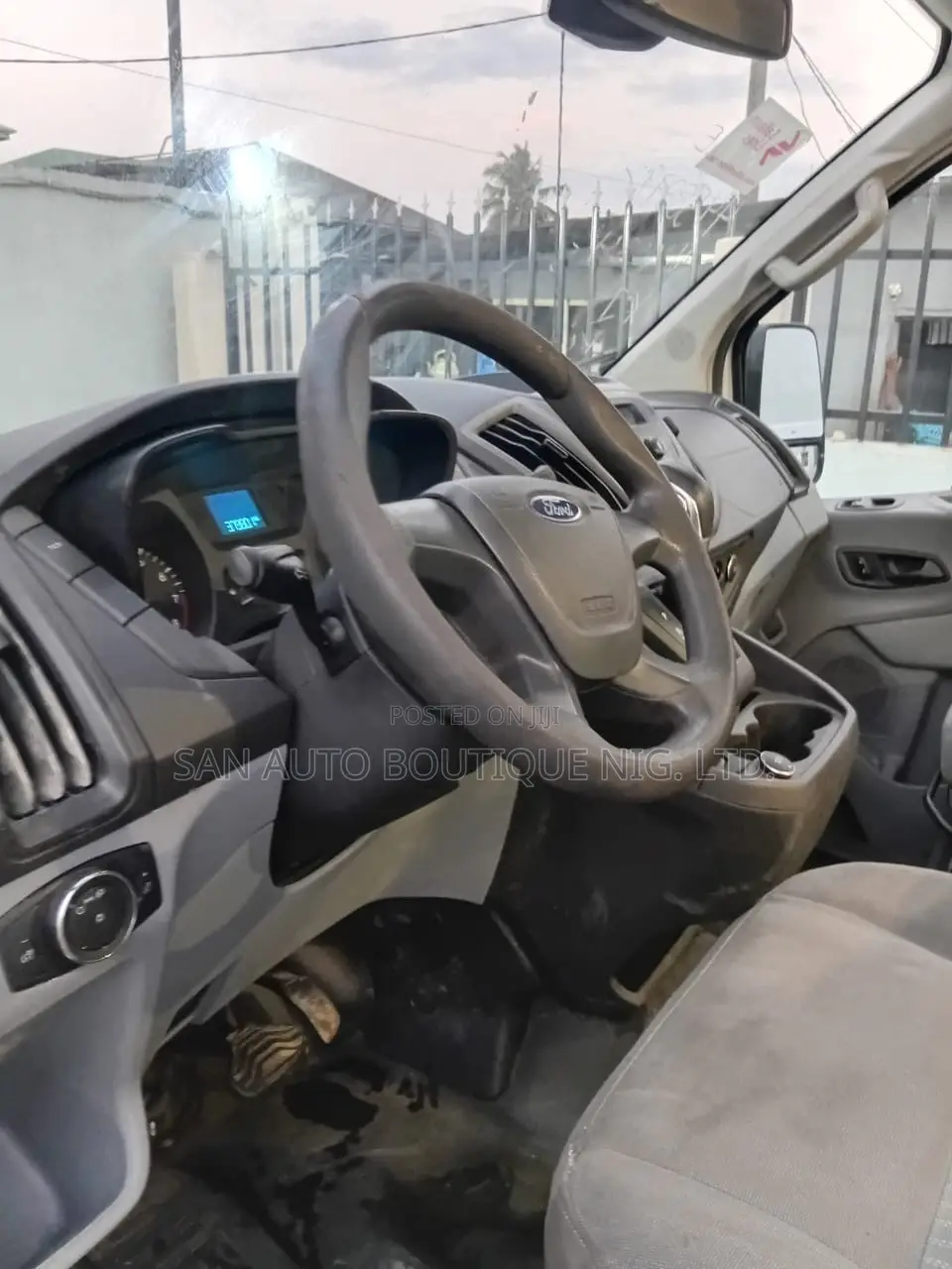 Ford Transit-350 2018 White