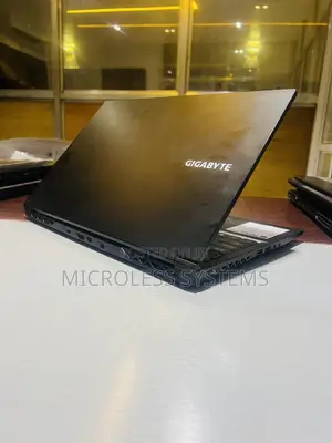 Laptop Gigabyte G5 16GB Intel Core i7 SSD 512GB