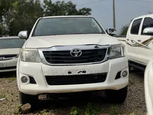 Toyota Hilux 2.0 VVT-i 2009 White