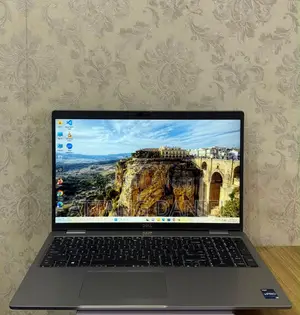 Laptop Dell Latitude 5540 16GB Intel Core i5 SSD 512GB