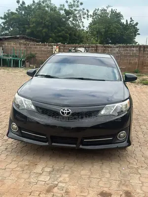 Toyota Camry SE 4dr Sedan (2.5L 4cyl 6A) 2013 Black