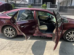 Toyota Avalon XLE Premium 4dr Sedan (3.5L 6cyl 6A) 2014 Burgundy