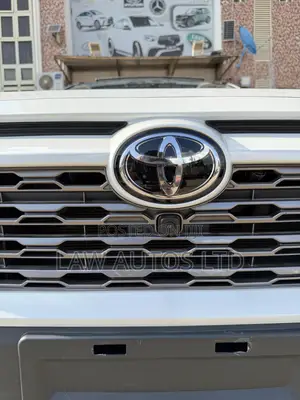 New Toyota RAV4 XLE Premium 2025 White