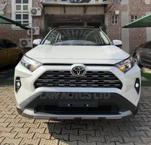 New Toyota RAV4 XLE Premium 2025 White