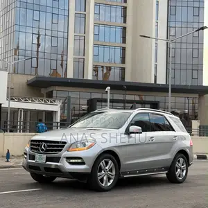 Mercedes-Benz M Class ML350 4MATIC 4dr SUV AWD (3.5L 6cyl 7A) 2014