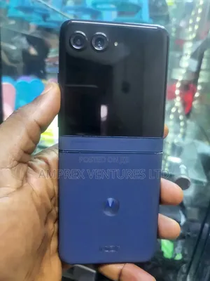Motorola Razr 2025 256 GB Blue