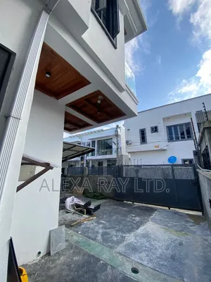 Mini Flat in Ikota for rent