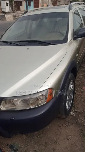 Volvo V70 2006 Gold