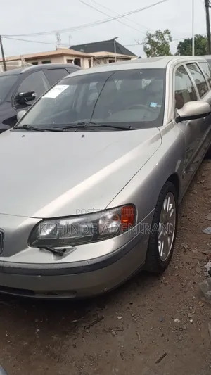 Volvo V70 2001 Silver